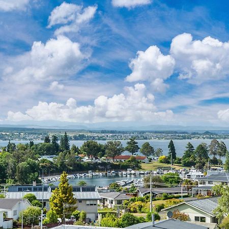 Ngaio Views - Lake Taupo Holiday Home Ngoại thất bức ảnh