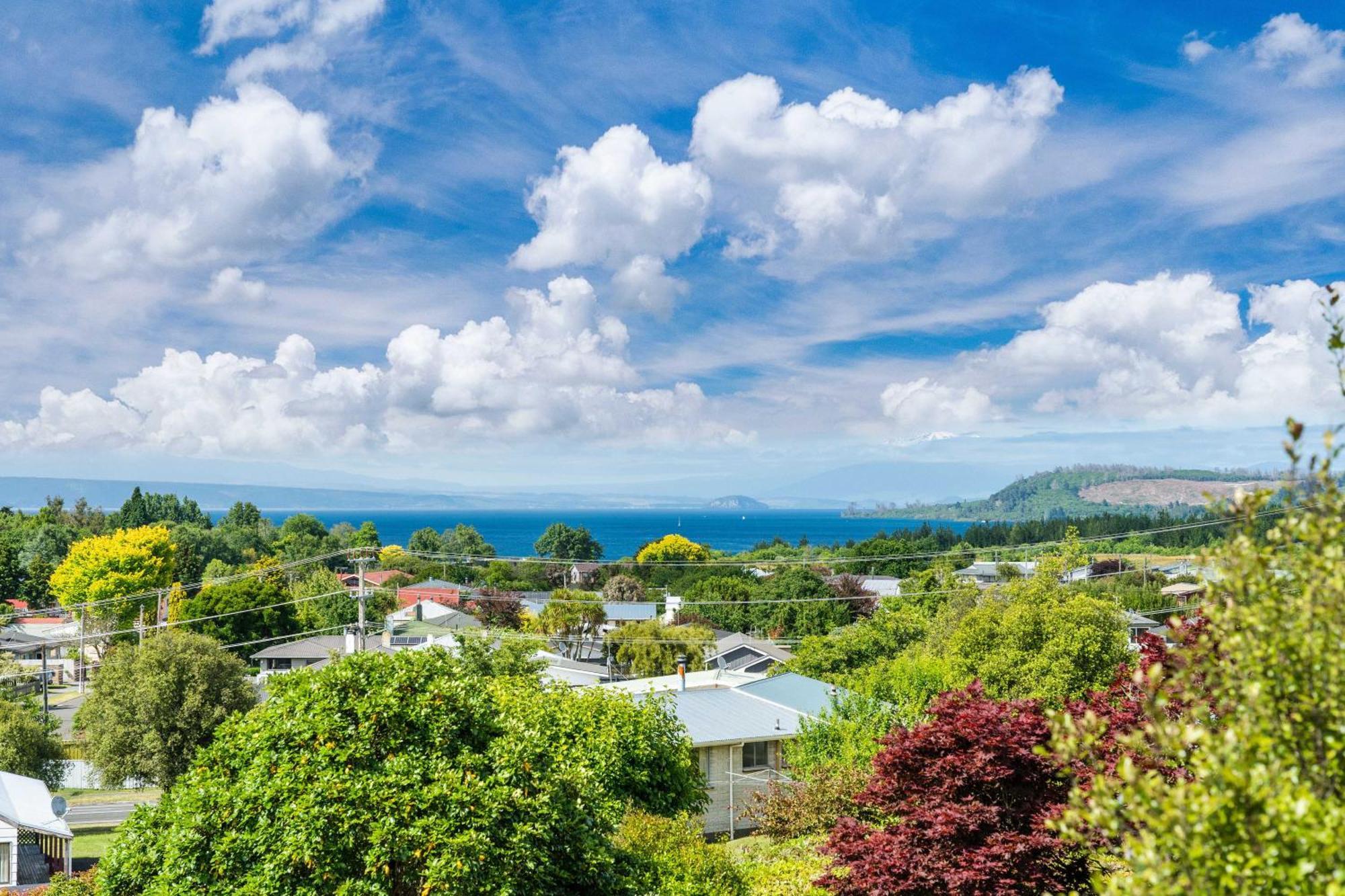 Ngaio Views - Lake Taupo Holiday Home Ngoại thất bức ảnh