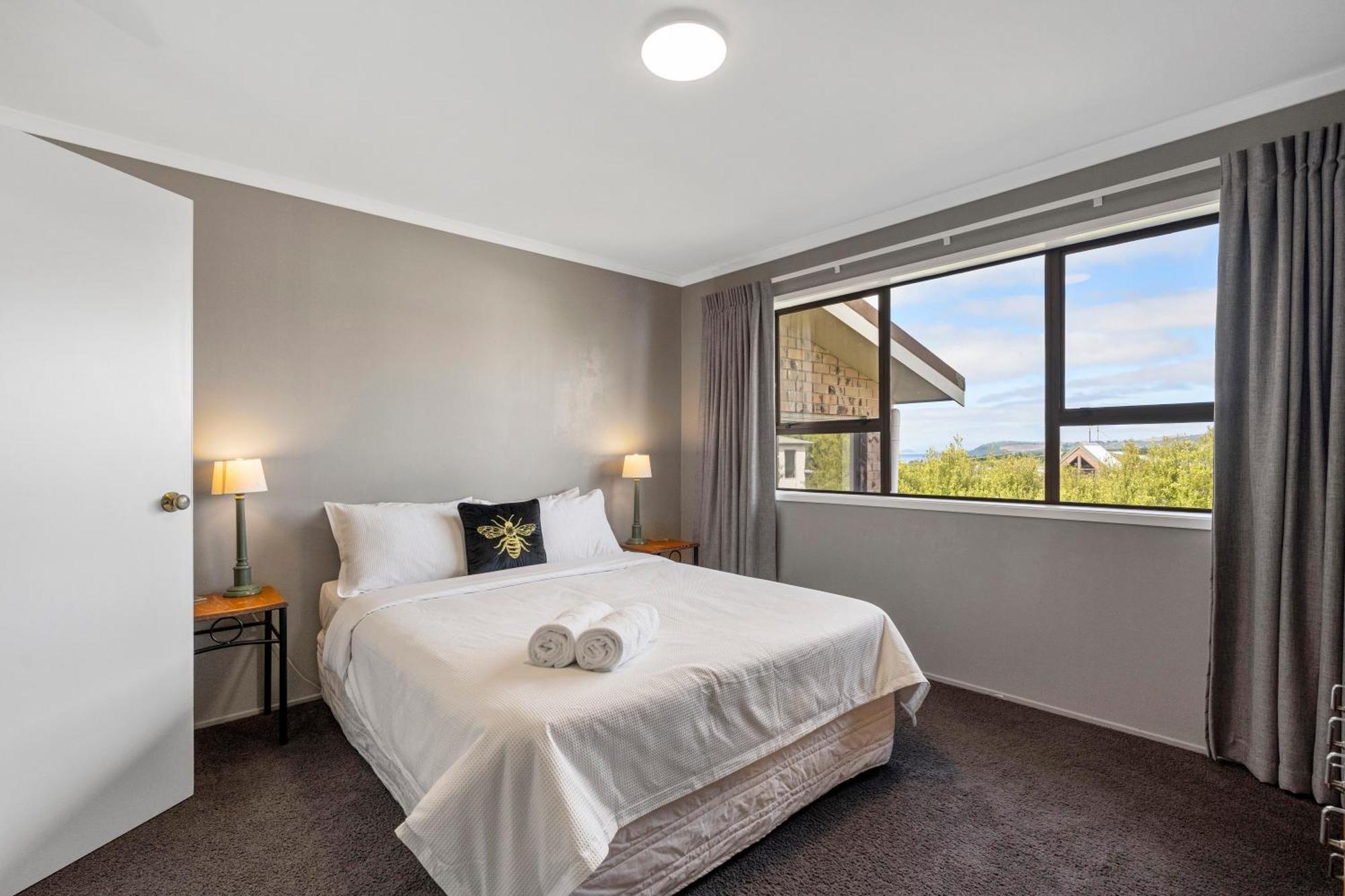Ngaio Views - Lake Taupo Holiday Home Ngoại thất bức ảnh