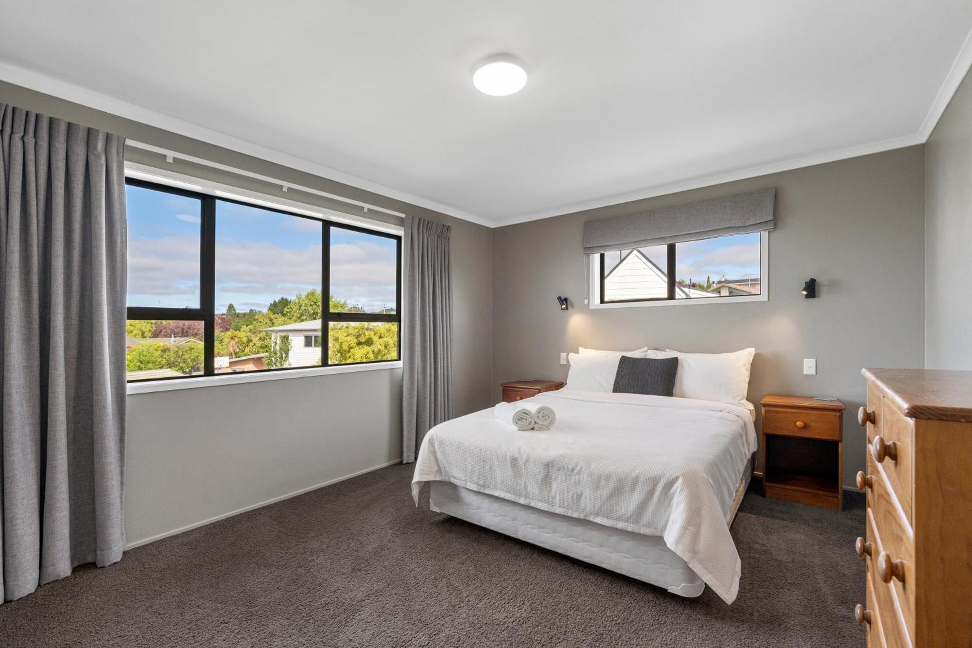 Ngaio Views - Lake Taupo Holiday Home Ngoại thất bức ảnh