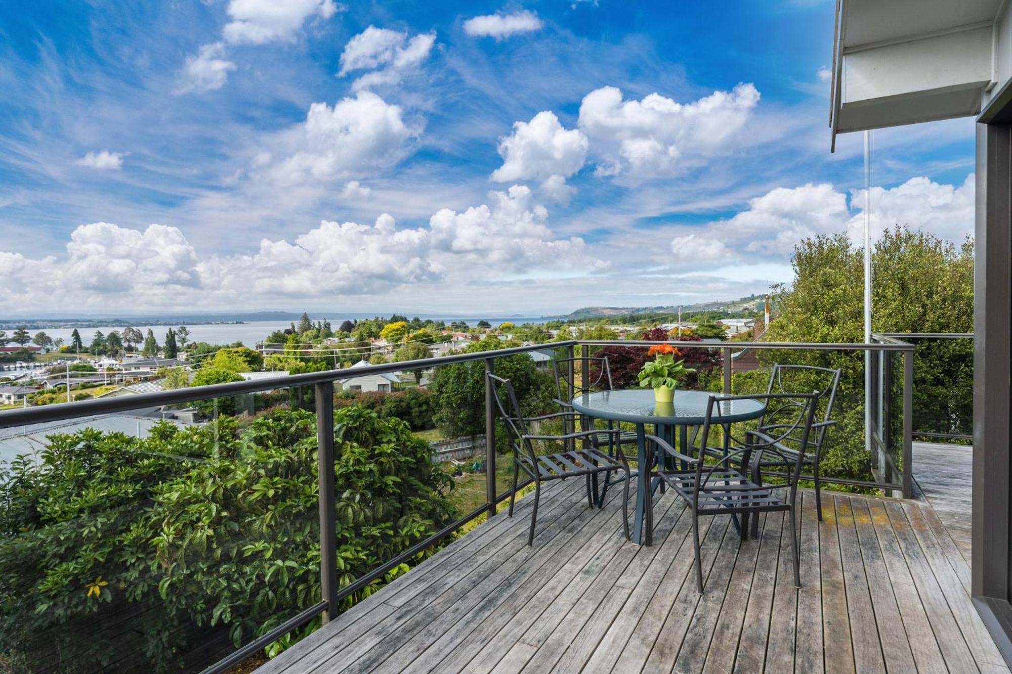 Ngaio Views - Lake Taupo Holiday Home Ngoại thất bức ảnh